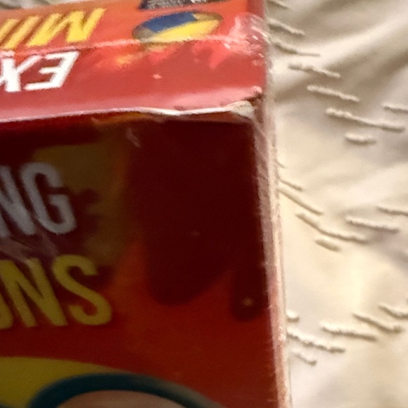 Exploding Minions Card Game - Picture 7 of 7